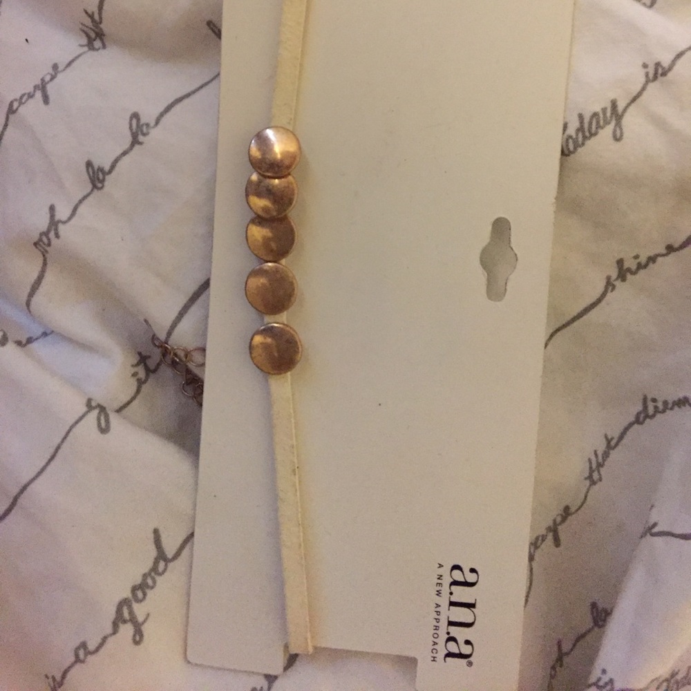 White and Gold Choker